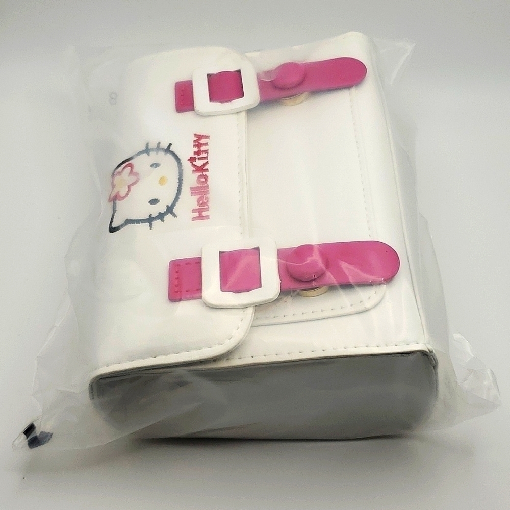 Sanrio Hello Kitty Mini Shoulder Bag - Picture 7 of 9